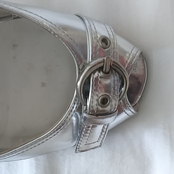 Stuart Weitzman Shoes - Women's Stuart Weitzman flats